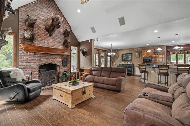 $1,200,000 | 34805 East Colbern Road, Lone Jack, MO 64070