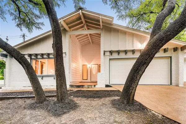 $2,900 | 11639 River Oaks Trail, Austin, TX 78753