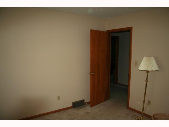 863 Cummington Road Columbus, OH 43213 - Photo 14 of 18 Gallery Image 14