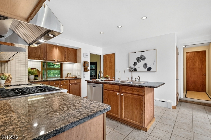 285 Opossum Road Skillman, NJ 08558 - Photo 7 of 36