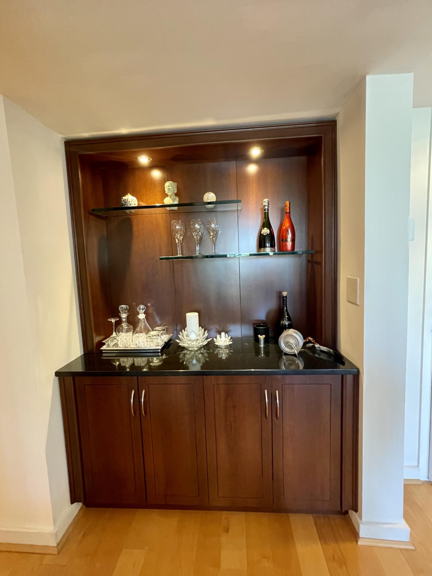 140 Southeast 5th Avenue, Unit 439 Boca Raton, FL 33432 - Photo 10 of 19 Bar