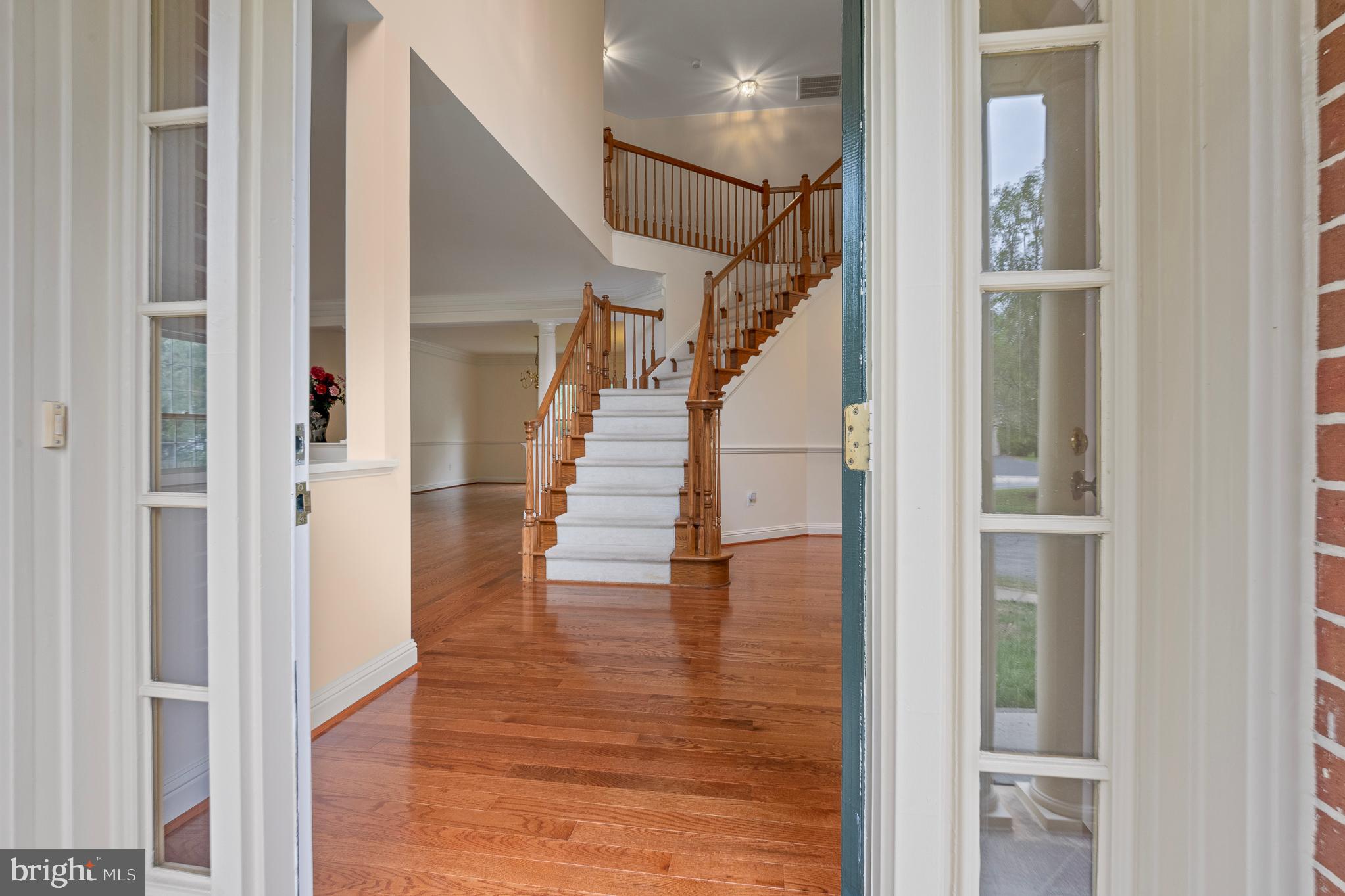 10604 Maplecrest Lane Potomac, MD 20854 - Photo 2 of 81 Entrance