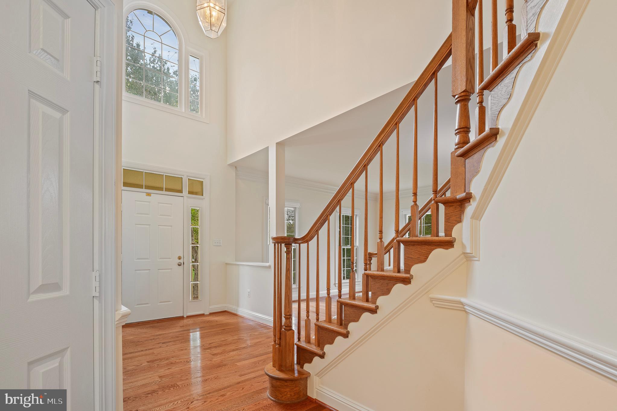 10604 Maplecrest Lane Potomac, MD 20854 - Photo 3 of 81 Front Foyer