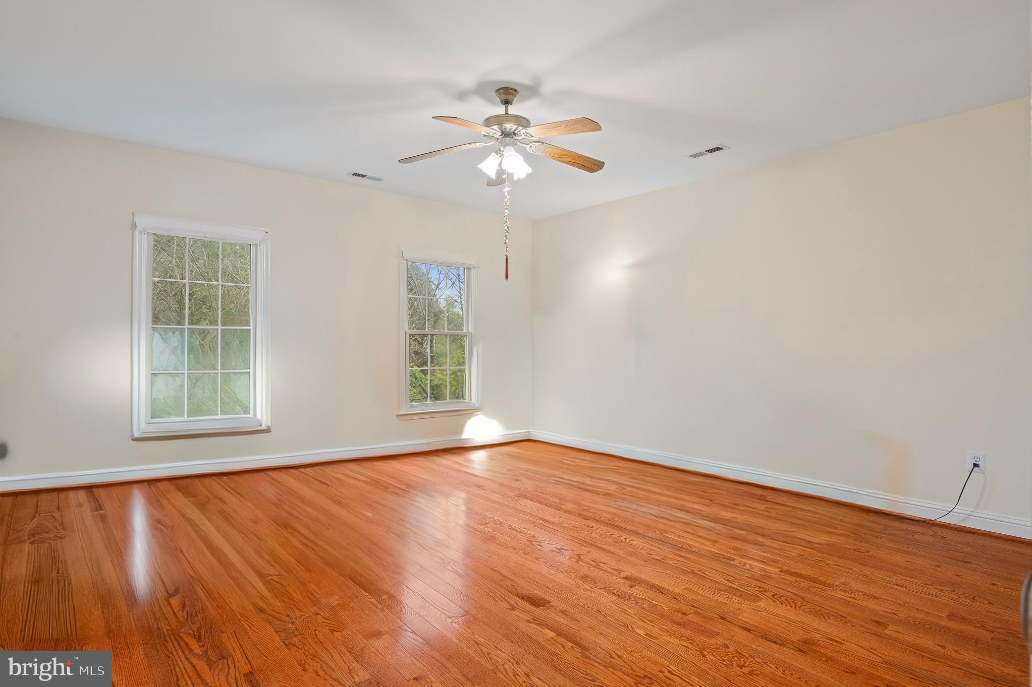 10604 Maplecrest Lane Potomac, MD 20854 - Photo 42 of 81 Bedroom 2