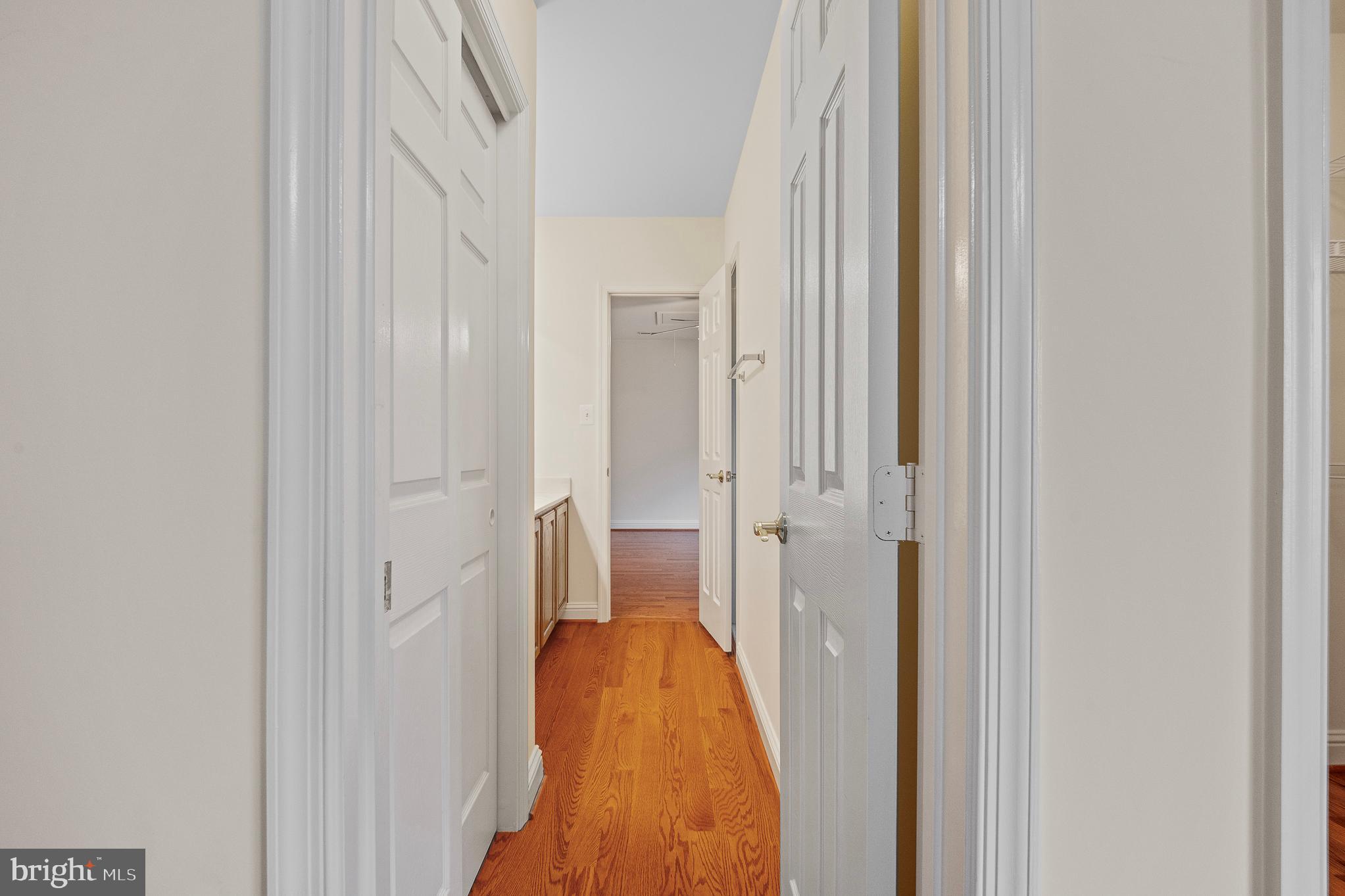 10604 Maplecrest Lane Potomac, MD 20854 - Photo 48 of 81 Jack and Jill Bathroom