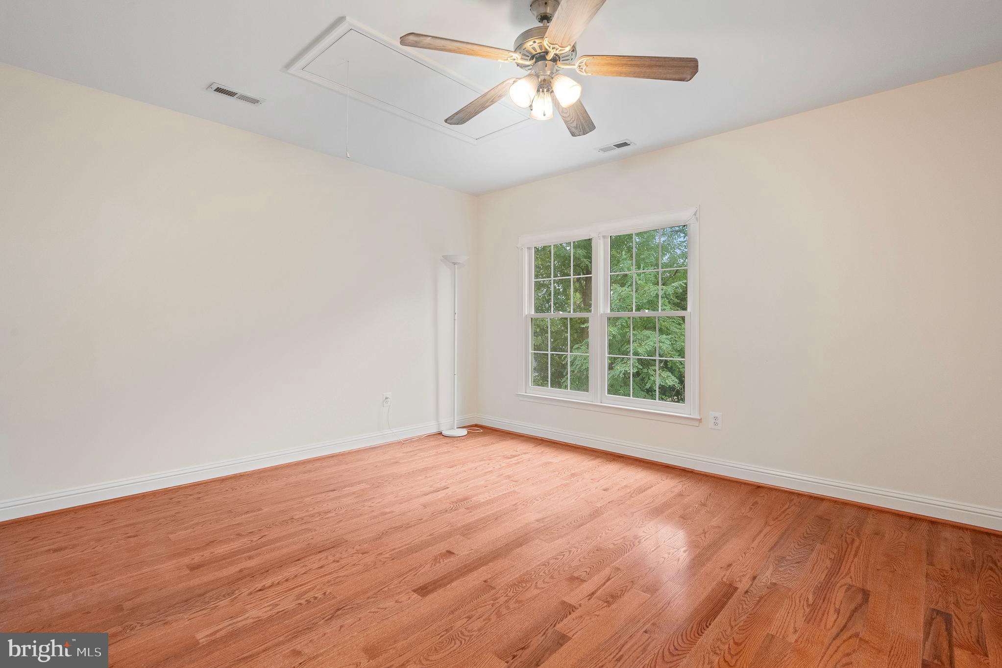 10604 Maplecrest Lane Potomac, MD 20854 - Photo 52 of 81 Bedroom 4