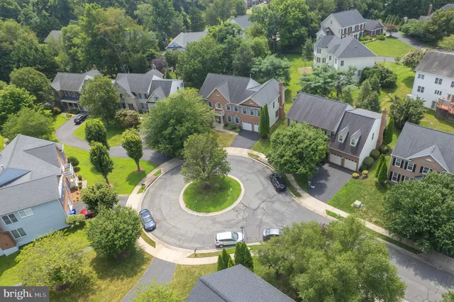 $1,470,000 | 10604 Maplecrest Lane, Potomac, MD 20854