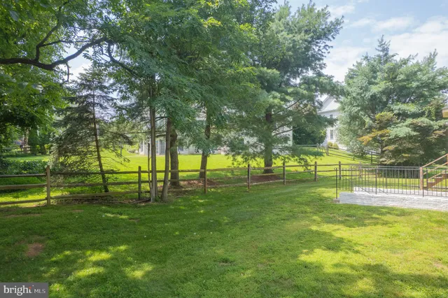 $1,470,000 | 10604 Maplecrest Lane, Potomac, MD 20854