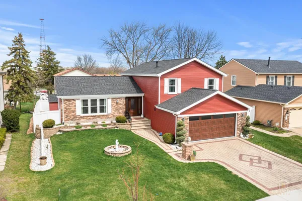 $445,000 | 176 Appleby Drive, Glendale Heights, IL 60139