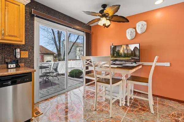 $445,000 | 176 Appleby Drive, Glendale Heights, IL 60139