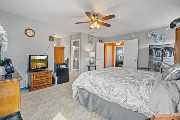 $445,000 | 176 Appleby Drive, Glendale Heights, IL 60139