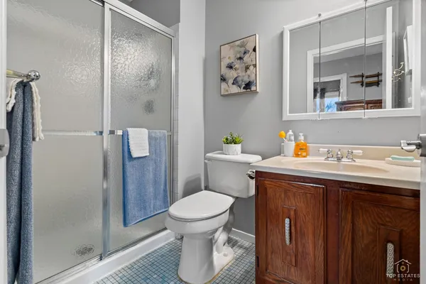 $445,000 | 176 Appleby Drive, Glendale Heights, IL 60139