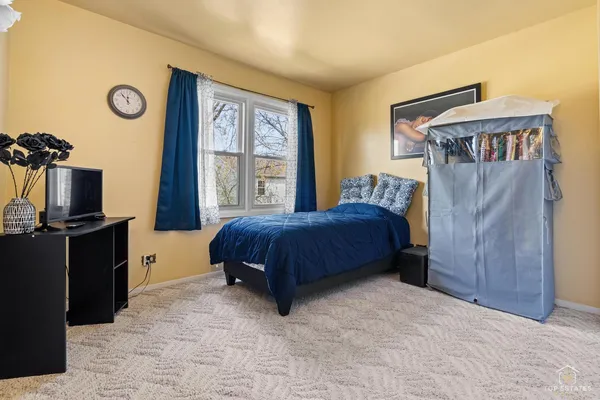 $445,000 | 176 Appleby Drive, Glendale Heights, IL 60139