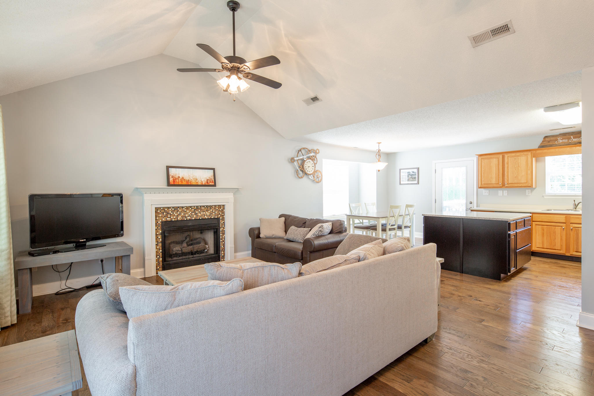 10390 Fielding Road Ooltewah, TN 37363 - Photo 5 of 23 Great Room