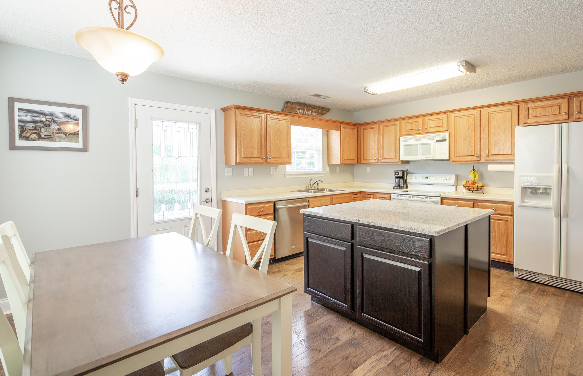 10390 Fielding Road Ooltewah, TN 37363 - Photo 6 of 23 Kitchen