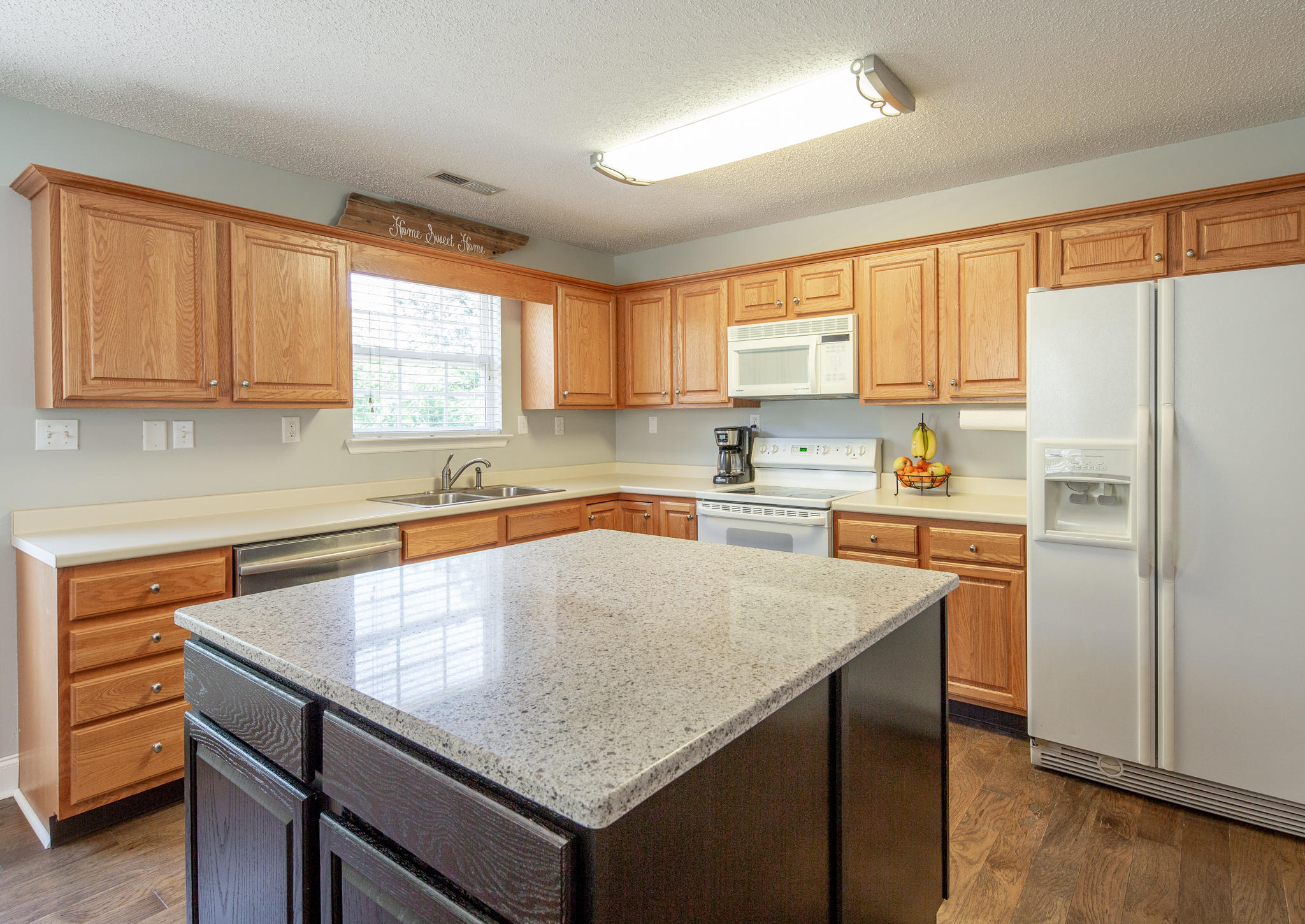 10390 Fielding Road Ooltewah, TN 37363 - Photo 7 of 23 Kitchen