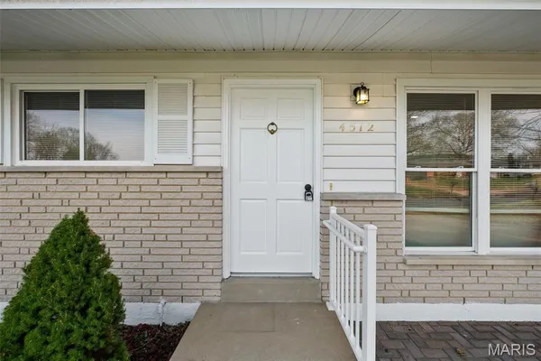 $249,900 | 4512 Burncoate Drive, St. Louis, MO 63129