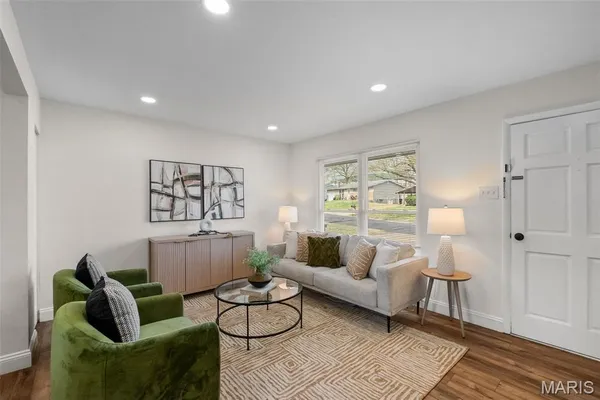 $249,900 | 4512 Burncoate Drive, St. Louis, MO 63129