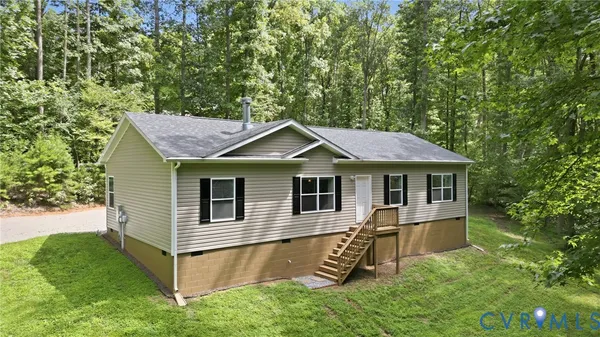$479,000 | 2575 Log Cabin Road, Maidens, VA 23102