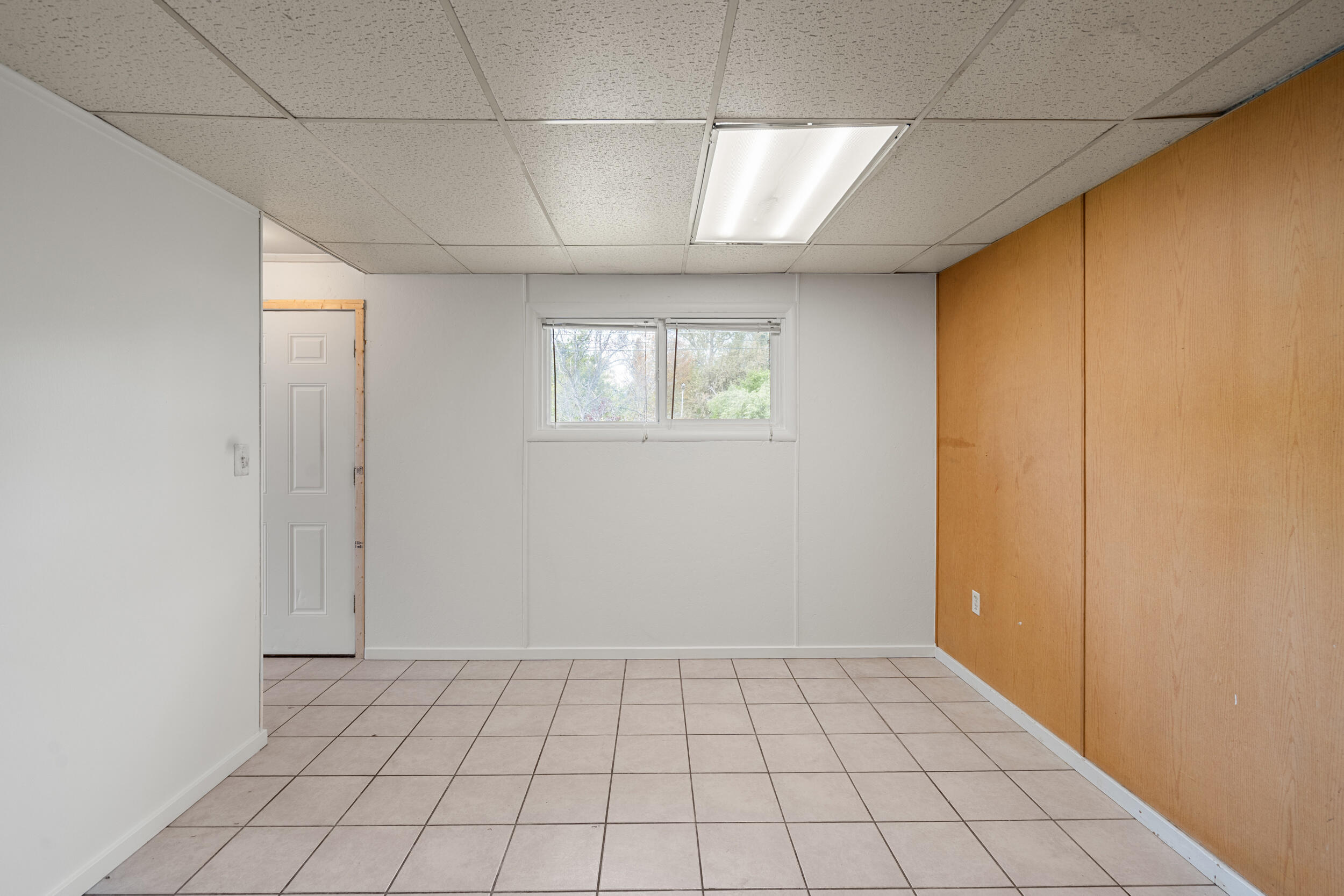 1281 Thomas Road Medford, OR 97501 - Photo 7 of 19 _1281 Thomas Rd_ Medford_ OR 97501-16