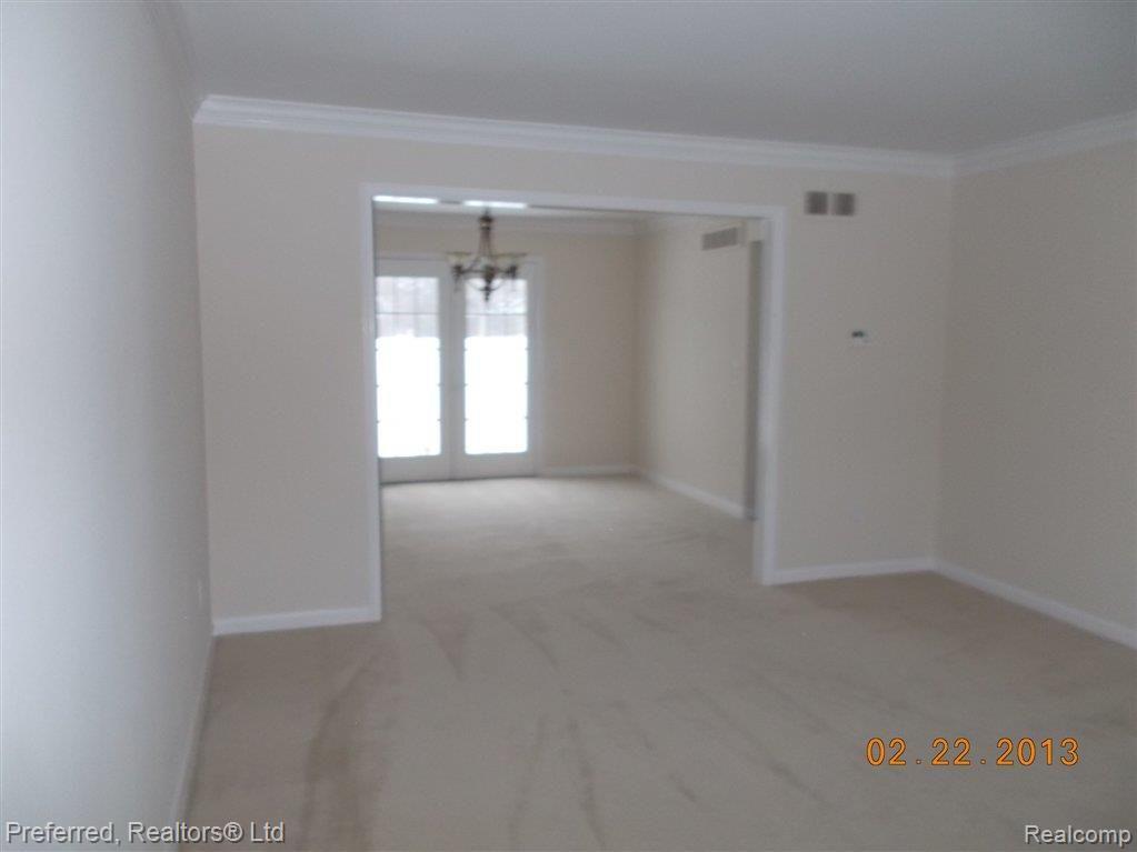 40722 West Mill Rd Court Novi, MI 48375 - Photo 16 of 20 2-22-13 Liv_Dine.JPG