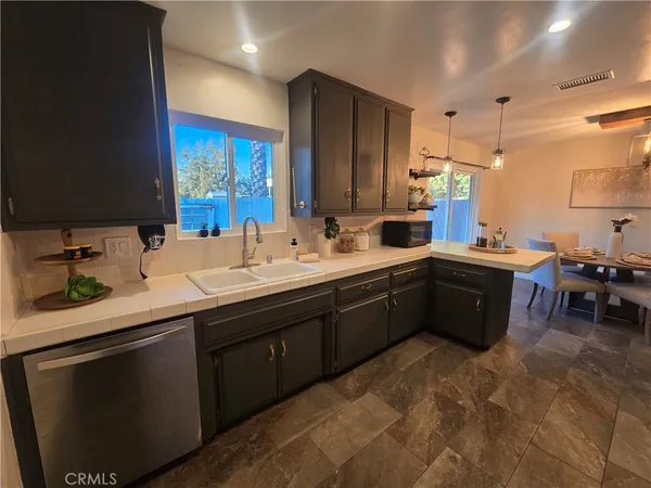 $3,400 | 607 Sixth Street, Norco, CA 92860