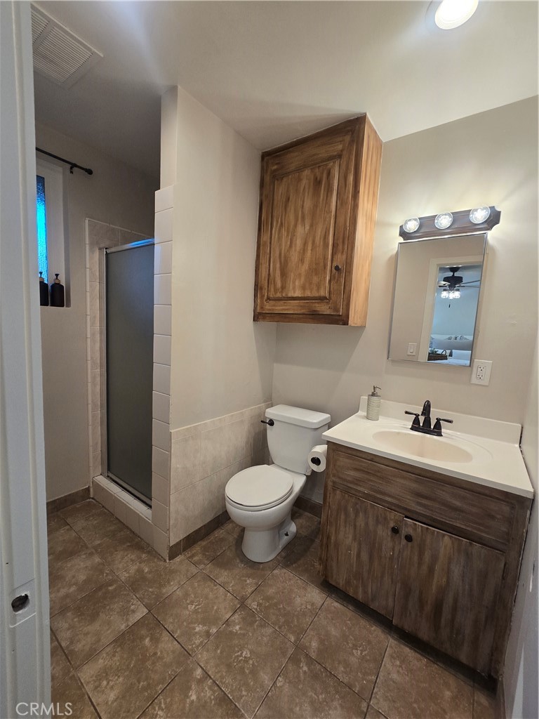607 Sixth Street Norco, CA 92860 - Photo 24 of 33 PRIMARY BATHROOM