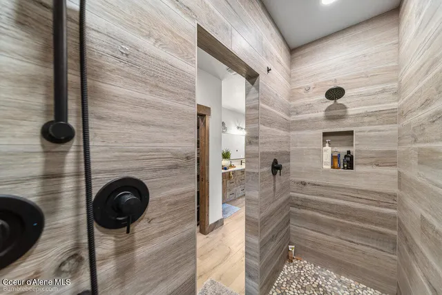 $1,649,500 | 29131 North Hindman Street, Athol, ID 83801