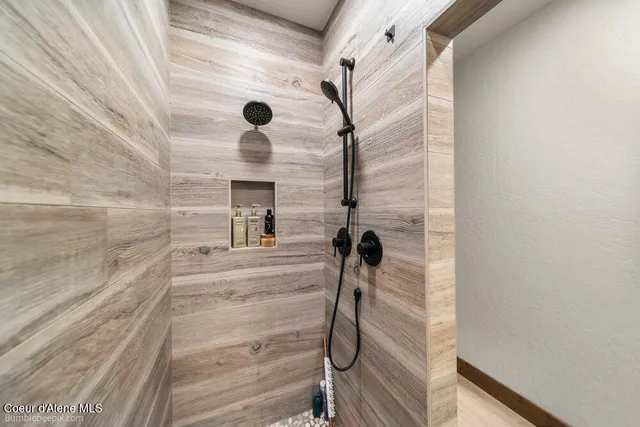 $1,649,500 | 29131 North Hindman Street, Athol, ID 83801