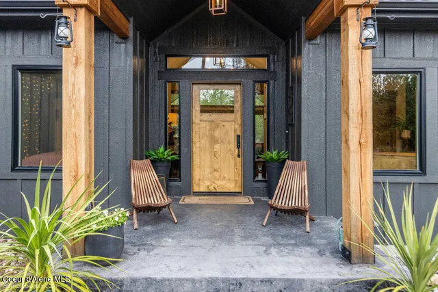 $1,649,500 | 29131 North Hindman Street, Athol, ID 83801