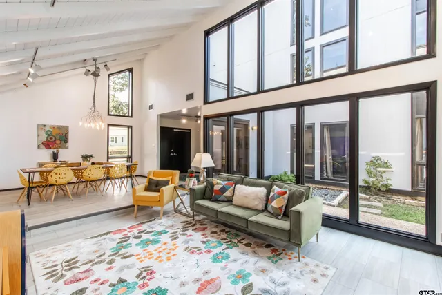 $319,900 | 520 East Lake Street, Tyler, TX 75701