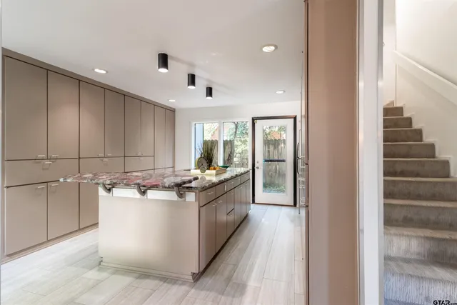 $319,900 | 520 East Lake Street, Tyler, TX 75701