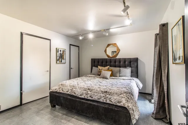 $319,900 | 520 East Lake Street, Tyler, TX 75701