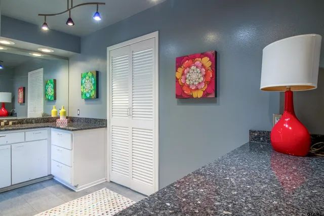 $319,900 | 520 East Lake Street, Tyler, TX 75701