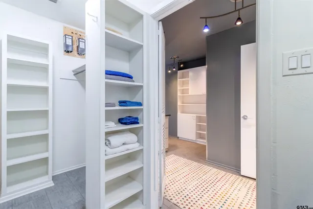 $319,900 | 520 East Lake Street, Tyler, TX 75701