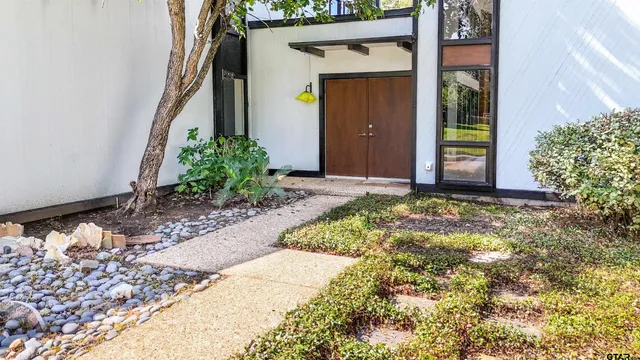 $319,900 | 520 East Lake Street, Tyler, TX 75701