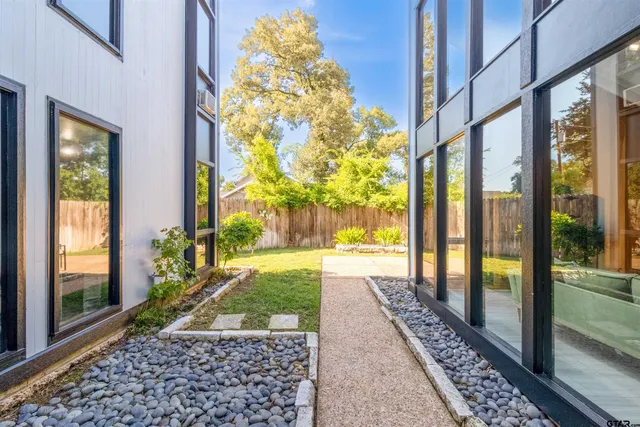 $319,900 | 520 East Lake Street, Tyler, TX 75701