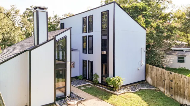 $319,900 | 520 East Lake Street, Tyler, TX 75701