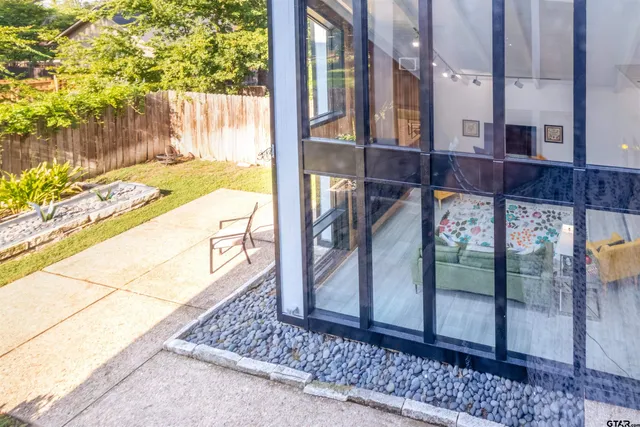 $319,900 | 520 East Lake Street, Tyler, TX 75701