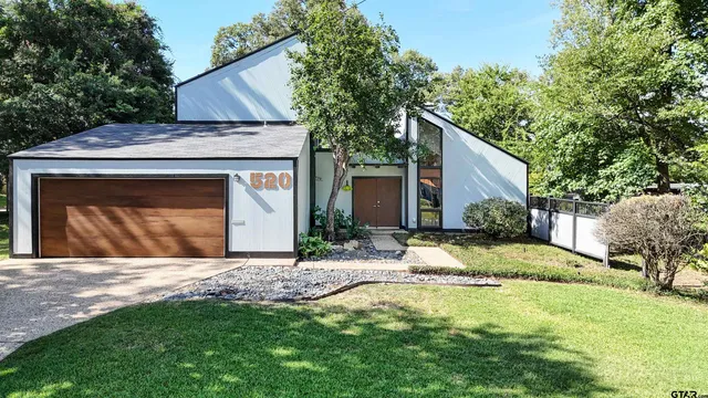 $319,900 | 520 East Lake Street, Tyler, TX 75701