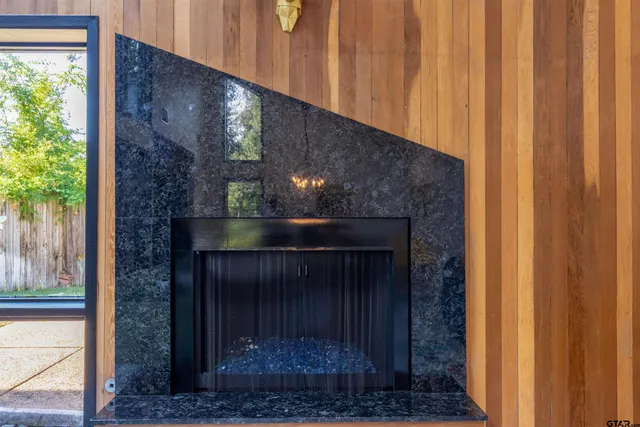 $319,900 | 520 East Lake Street, Tyler, TX 75701