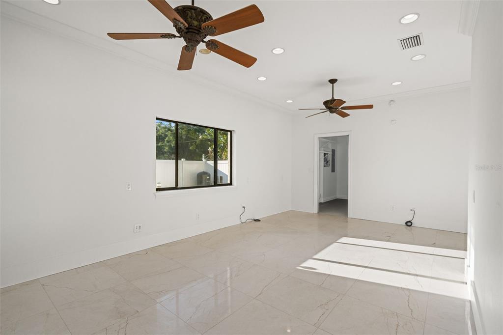 2521 Lake Ellen Drive Tampa, FL 33618 - Photo 34 of 54