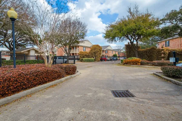 $1,600 | 2255 Braeswood Park Drive, Unit 289, Houston, TX 77030