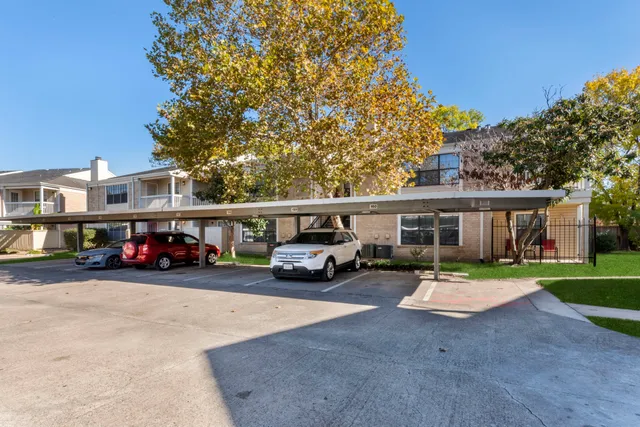 $1,600 | 2750 Holly Hall Street, Unit 901, Houston, TX 77054