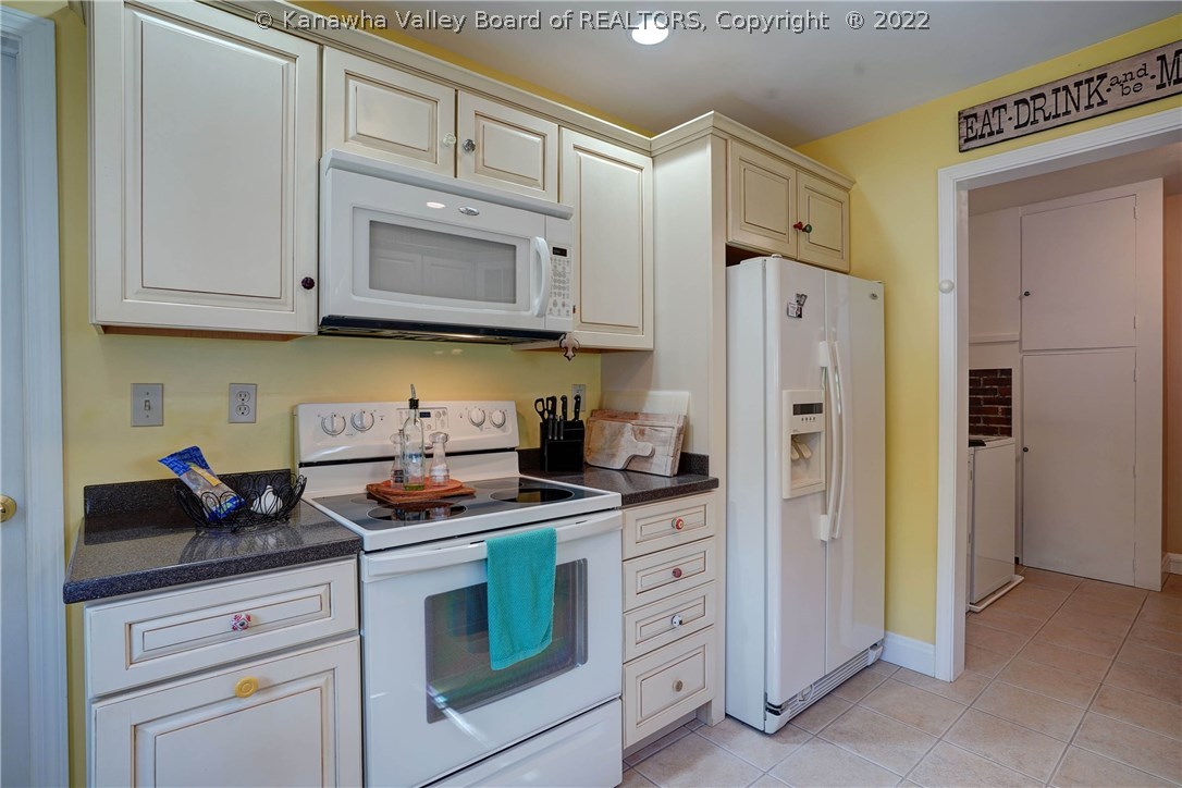 1104 Hickory Road Charleston, WV 25314 - Photo 18 of 37 Gallery Image 18
