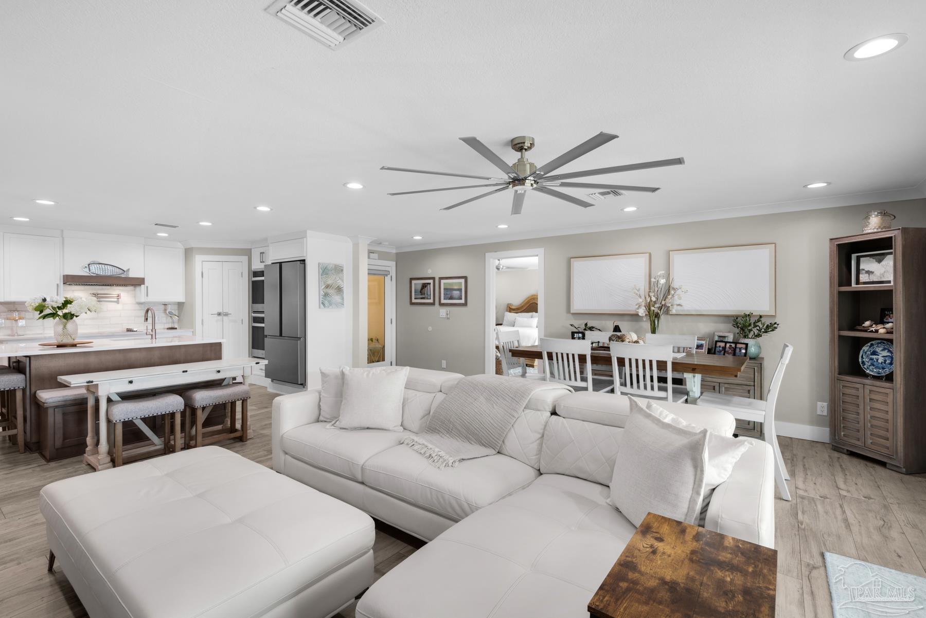 2829 Bay Street Gulf Breeze, FL 32563 - Photo 11 of 69 Great Room