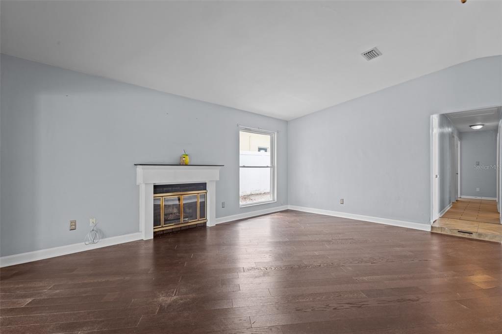 2075 North Keene Road Clearwater, FL 33755 - Photo 17 of 39 Gallery Image 17