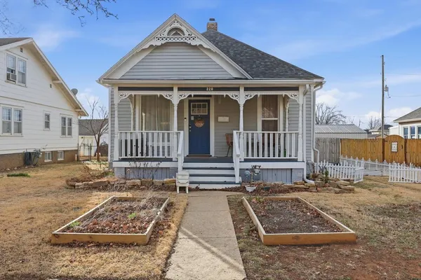 $159,000 | 220 South Broadway Street, Fort Scott, KS 66701
