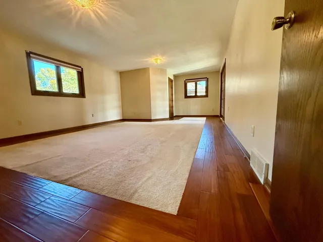 $289,900 | 146 West Washington Avenue, Alden, MN 56009