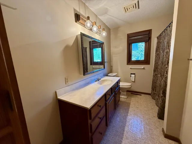 $289,900 | 146 West Washington Avenue, Alden, MN 56009